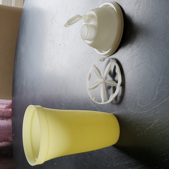 Tupperware - Picture 6 of 6